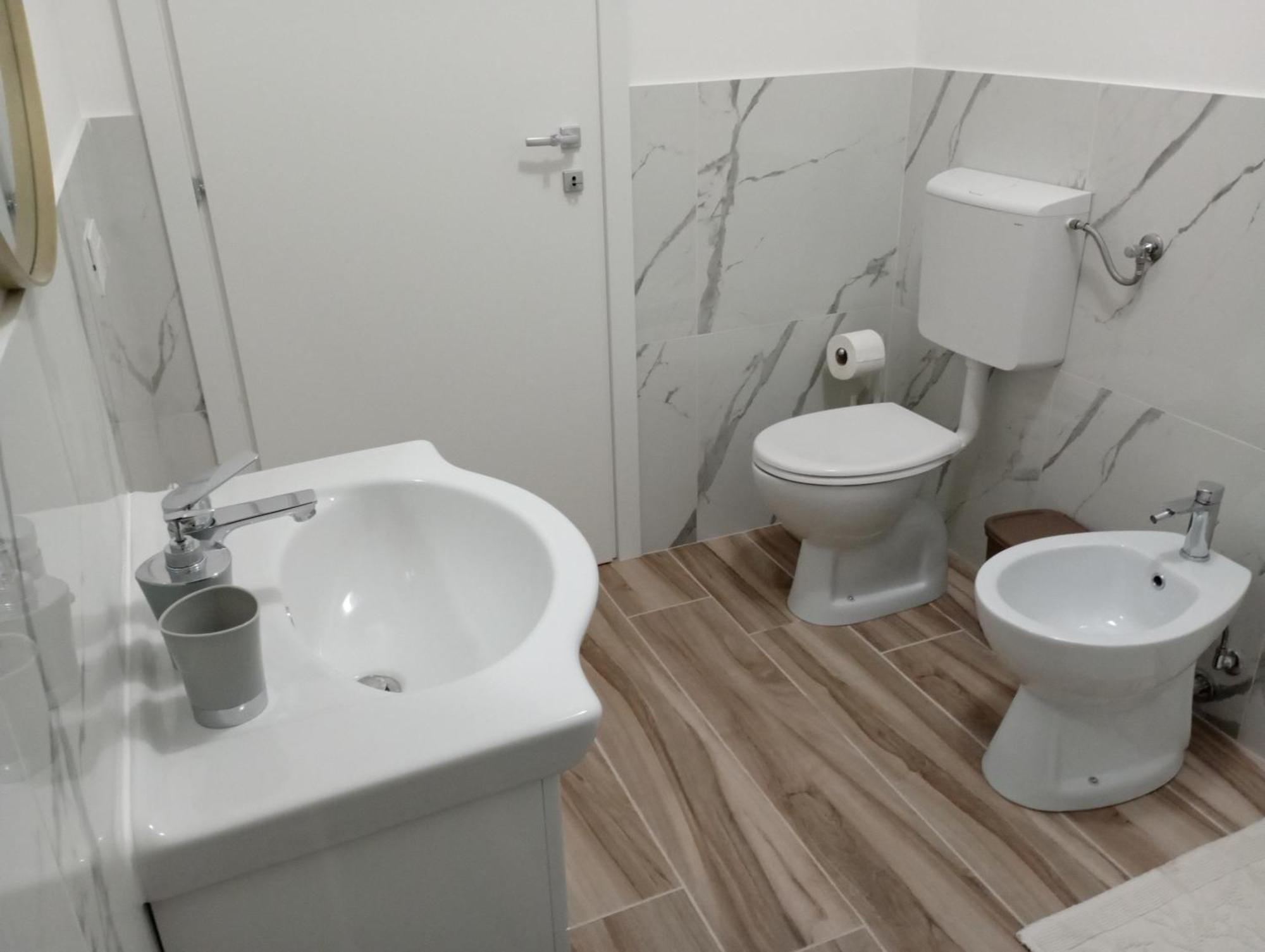 אוריסטאנו Niu Rooms מראה חיצוני תמונה